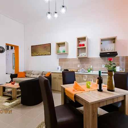 Downtown Lux Apartments,