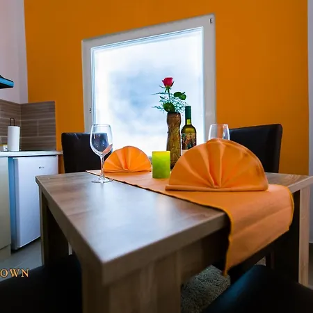 Downtown Lux Apartments,