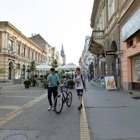 Apartman Downtown Lux Apartments, Subotica
