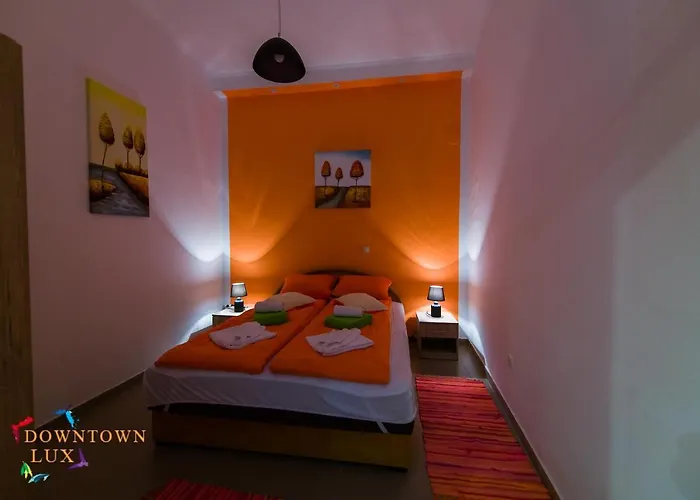 Downtown Lux Apartments, *